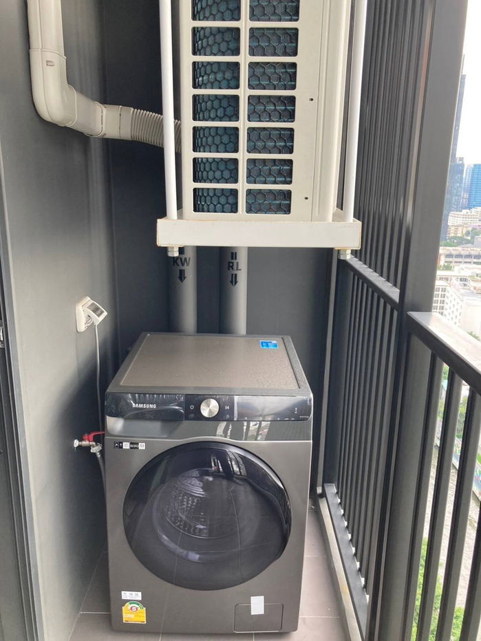 picture condo THE BASE Phetchaburi - Thonglor  fully furnished and best price ready to move in - 8/9