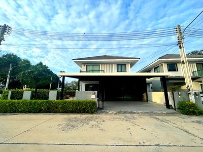 เช่าบ้านเดี่ยว ม.เกษตรศาสตร์ ศรีราชา : ให้เช่าบ้านเดี่ยวหลังใหญ่ หลังมุม ม.มณีรินทร์ไพรเวทซี่ ศรีราชา, ชลบุรี