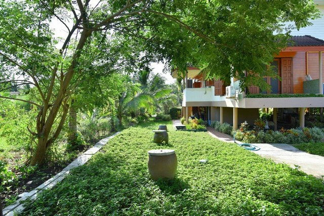 picture FOR RENT  HOUSE PROPERTY  90000 BAHT per MONTH - 26/36