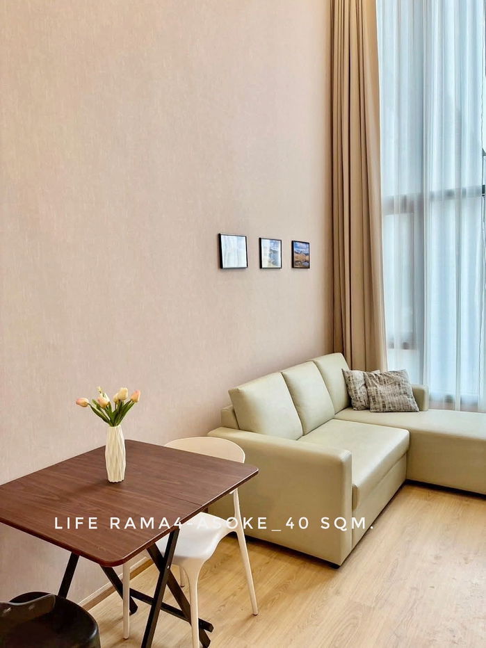 รูป For RENT, Duplex room high floor beautiful city view at Life Rama4-Asoke near MRT Queen Sirikit  - รูปที่ 2/11