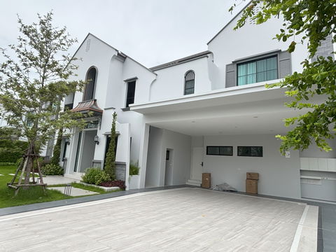 The Forestias Luxury Condo For Rent (2 Bedrooms )  on Bangna Km.5 