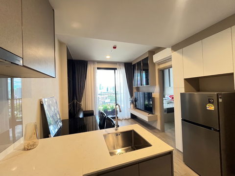 THE CROWN Residences MRT ลุมพินี เพียง 300 ม. 1 ห้องนอน 35 ตรม.เฟอร์นิเจอร์+เครื่องใช้ไฟฟ้าครบ