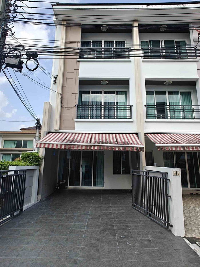 รูป PJ30 ให้เช่าทาวน์โฮมบ้านหลังมุม  บ้านกลางเมือง ลาดพร้าว 71 - ถนนนาคนิวาส - รูปที่ 1/6