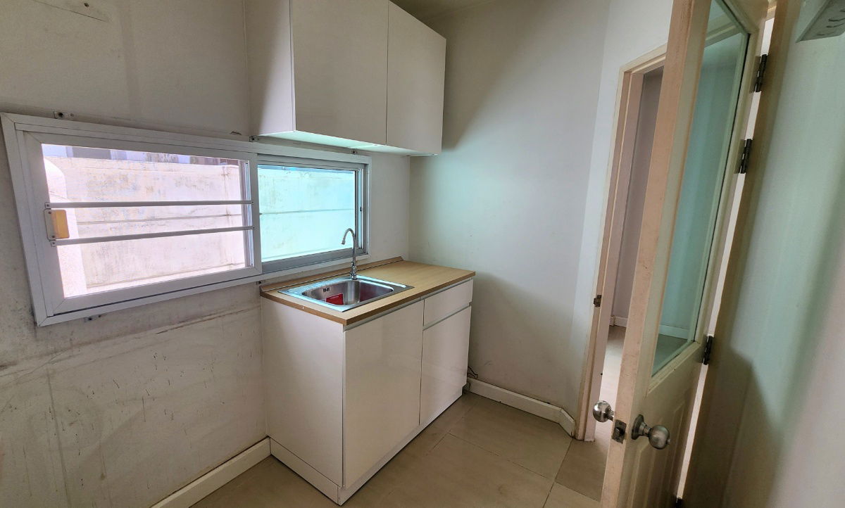 รูป 🏡 ให้เช่าทาวน์โฮม 3 ชั้น ย่านเกษตร–นวมินทร์ 24,000บาท/เดือน  - รูปที่ 5/16