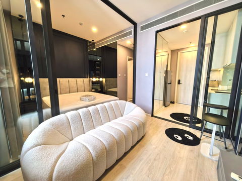 🔥 Brand New! Fully Built-in, Steps from BTS Ratchayothin – Amazing Deal at Mazarine! 🔥