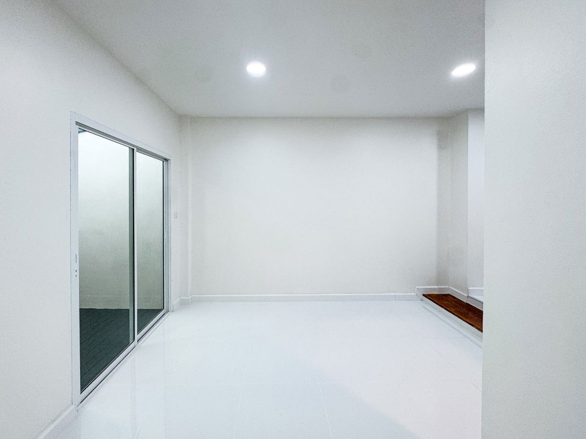 picture 🔥💥 Urgent Sale! Newly Renovated Townhome in 84 Mansion, Prime Location, Ready to Move In – Only 900 m. from MRT Lat Phrao 71 - 13/29