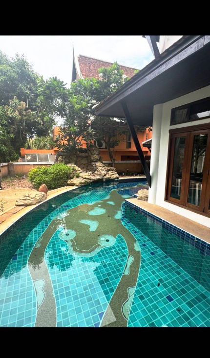 picture sale daravadee poolvilla patthaya  - 12/17