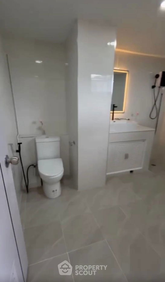 picture 2-BR Condo at Pisawit Tower Condominium near BTS Ha Yaek Lat Phrao (ID 2245440) - 10/10