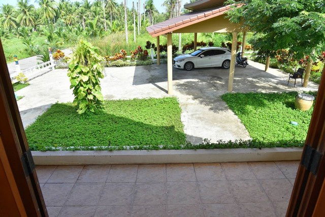 picture FOR RENT  HOUSE PROPERTY  90000 BAHT per MONTH - 28/36