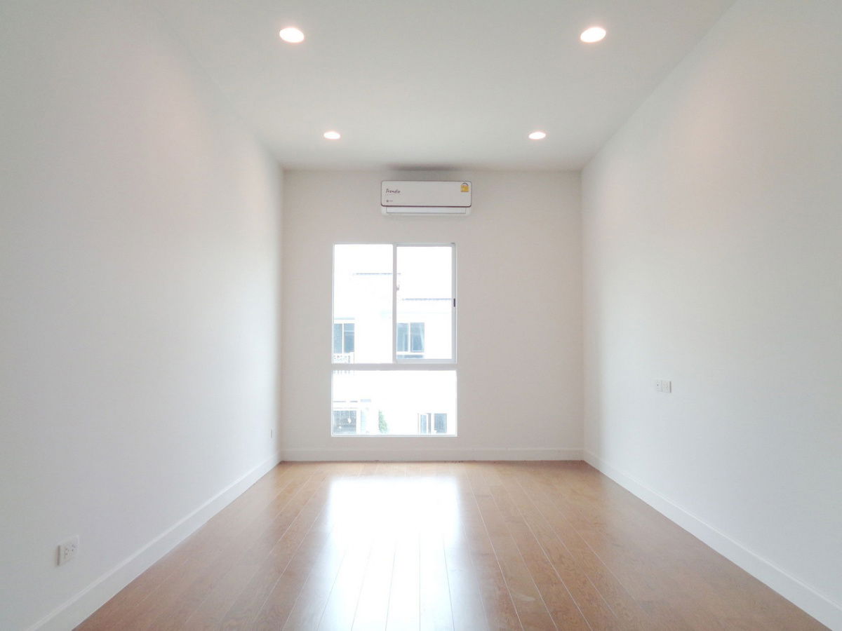รูป 🚩 บ้านเดี่ยว 82 ตารางวา ติดสระน้ำ ในโครงการ บุราสิริ ปัญญาอินทรา สภาพใหม่ ยังไม่เคยเข้าอยู่ - รูปที่ 47/78