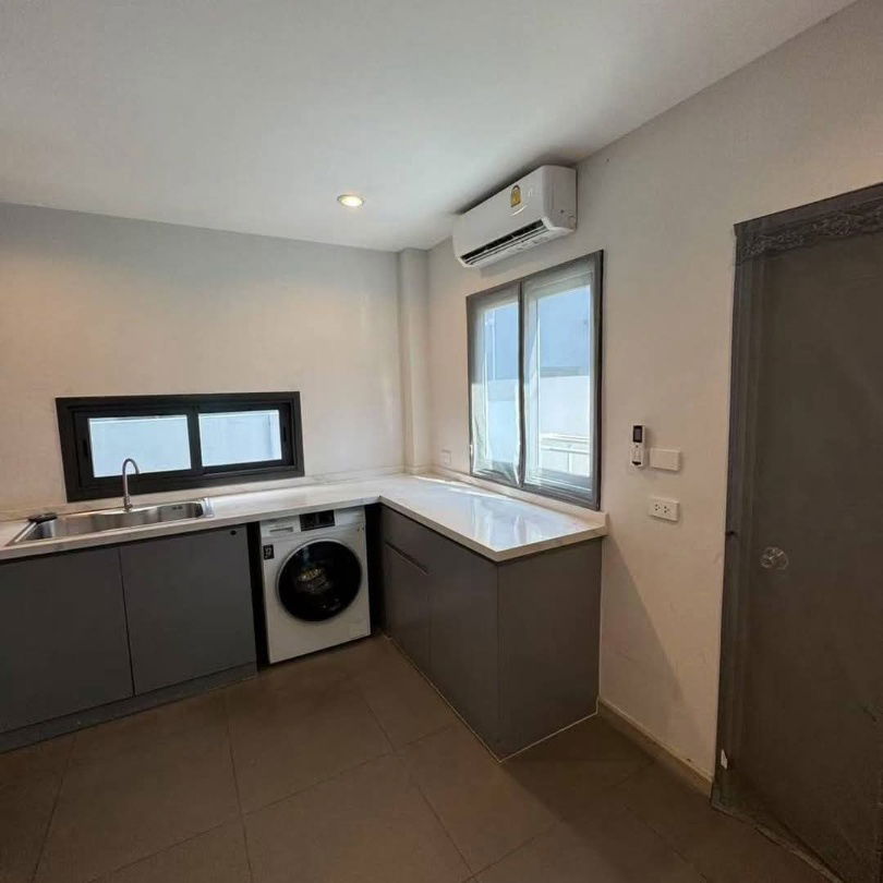 picture For sale: Luxury house in the Phatma Dee File project, modern style, 2 floors. - 8/11