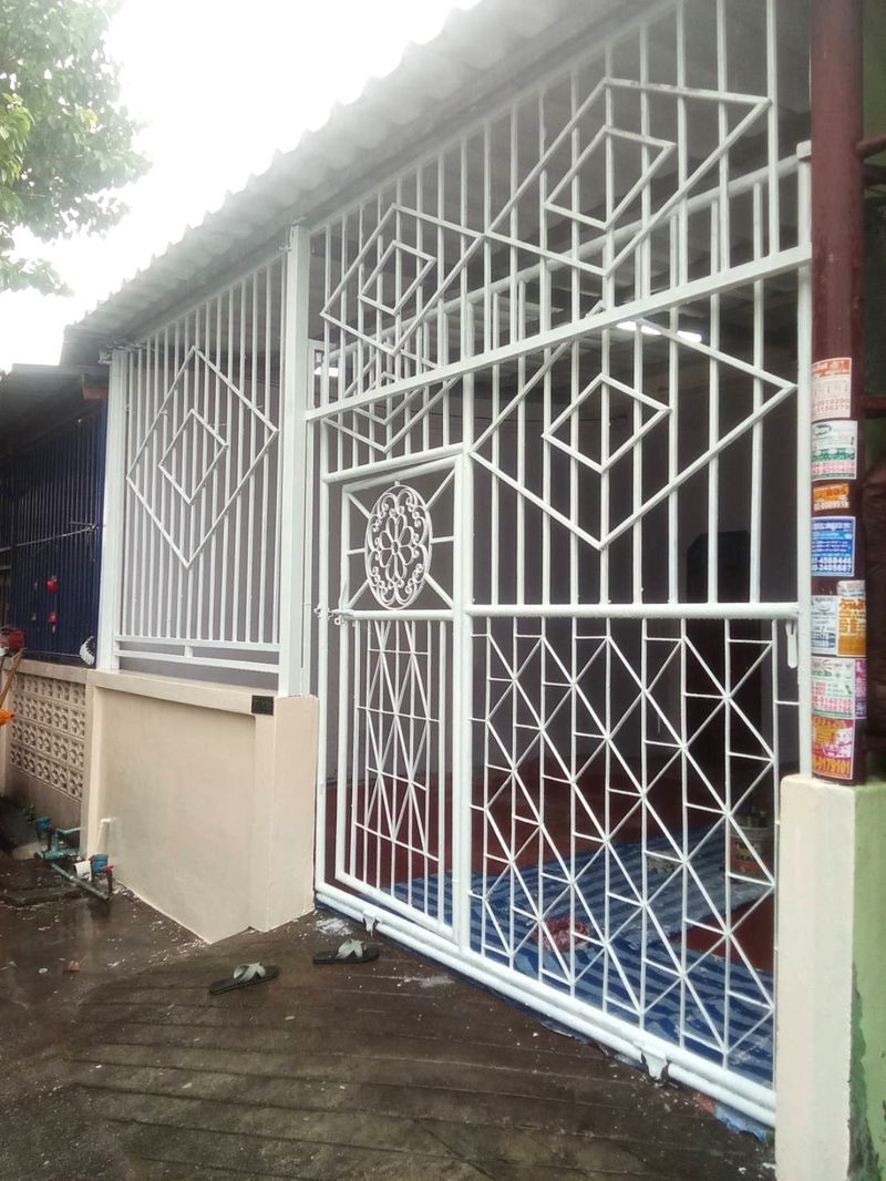 ขายทาวน์โฮม : ขายด่วน! ราคาถูกหมู่บ้านหรรษา เพชรเกษม 81/5 ใกล้สำนักงานที่ดินหนองแขม เดินทางสะดวก ทำเลดี