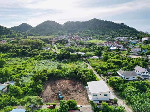 Beautiful land plot for sale in the heart of the city, community area, Kao Kilo, Sriracha, Chonburi