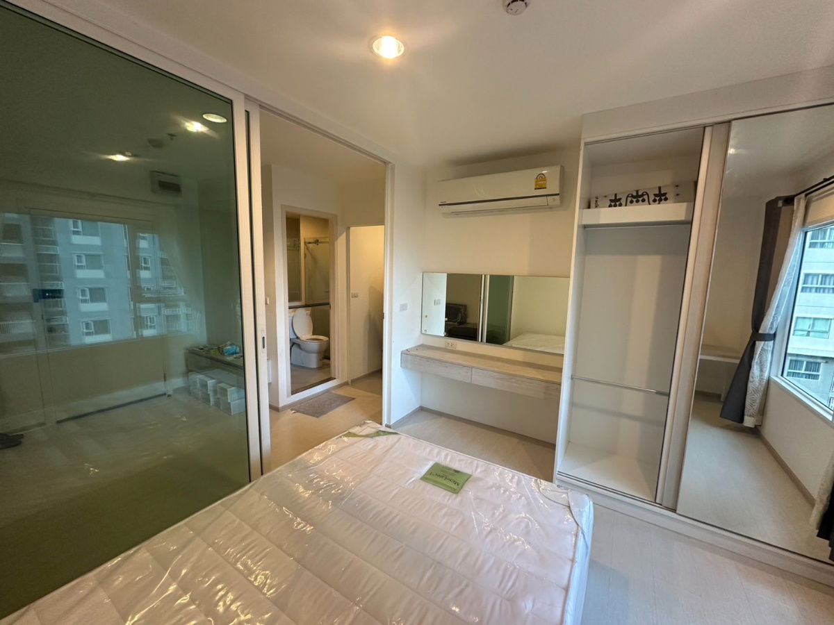 picture Corner unit now available at "Aspire Erawan", walk right up to the BTS Erawan stairs, with a view of the Chao Phraya River bend, near the expressway. - 4/10