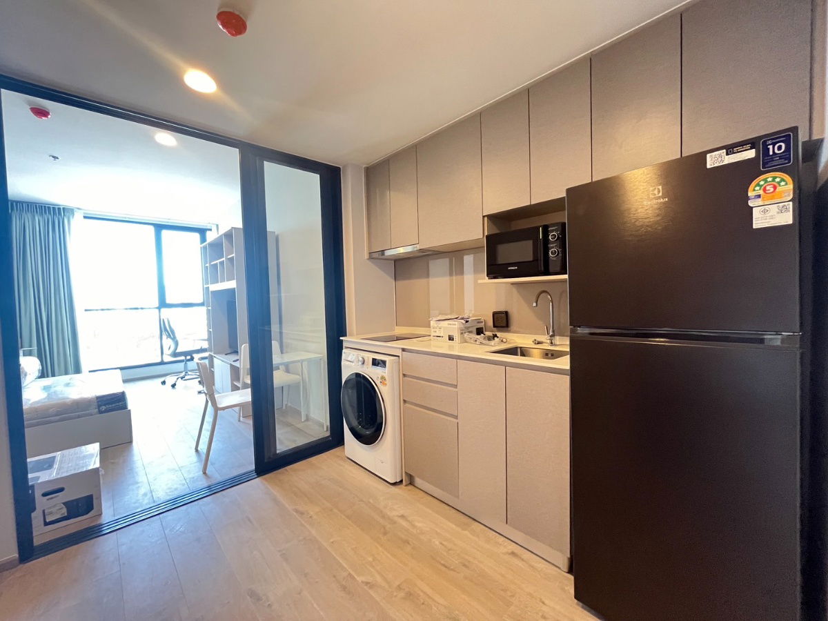 รูป THE CROWN Residences MRT ลุมพินี เพียง 300 ม._ห้องมุม 1 ห้องนอน 2 ตรม.เฟอร์นิเจอร์+เครื่องใช้ไฟฟ้าครบ - รูปที่ 2/12