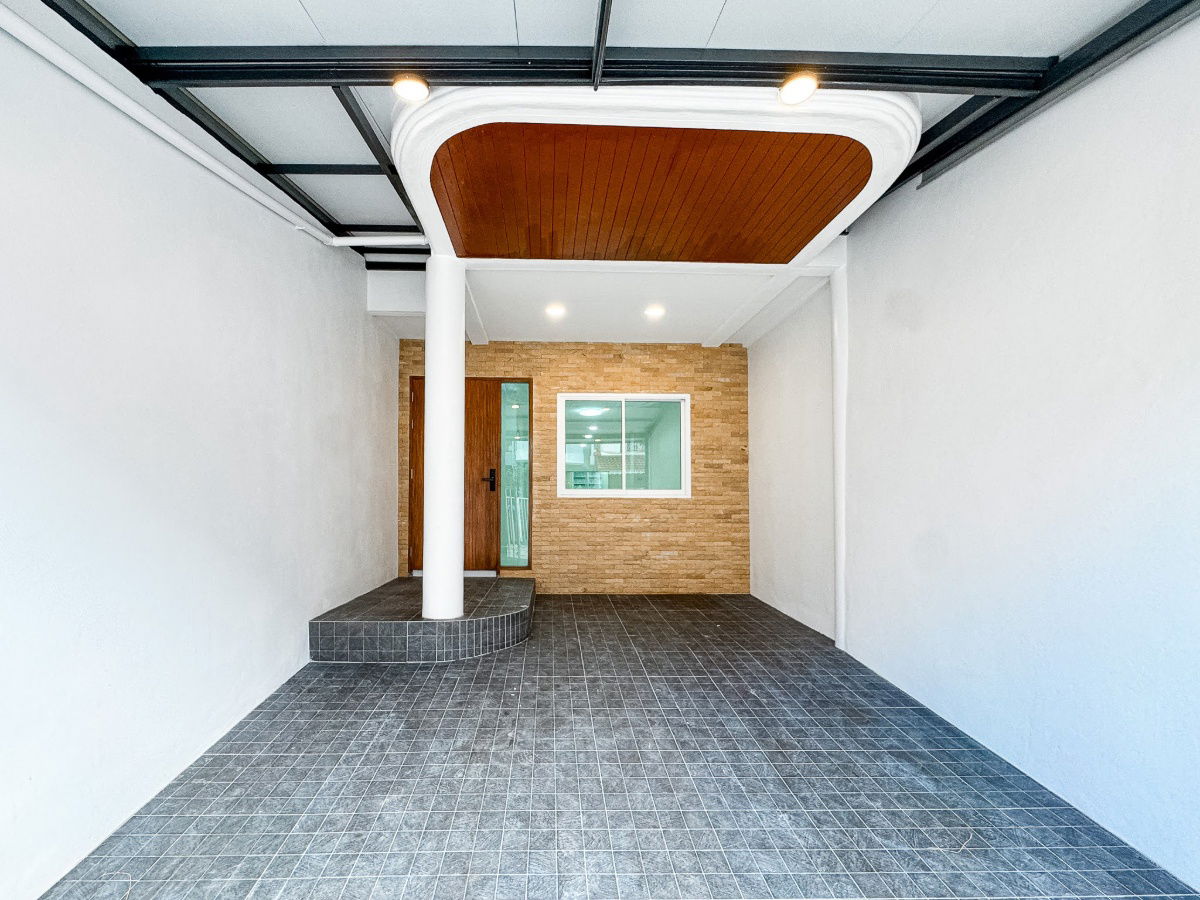 picture 🔥💥 Urgent Sale! Newly Renovated Townhome in 84 Mansion, Prime Location, Ready to Move In – Only 900 m. from MRT Lat Phrao 71 - 3/29