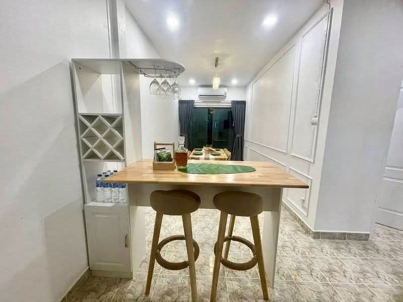 picture Minimalist style townhouse for rent in Central Pattaya, seaside - 5/13