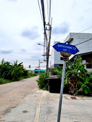 ที่ดิน วิทยาลัยทองสุข : ขาย ที่ดินเปล่า ซอยศาลาธรรมสพน์ 13 แยก 1 ใกล้ถนนบรมราชชนนี