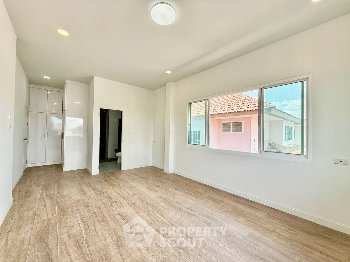 picture 5-BR House in Sala Thammasop (ID 2242501) - 24/29