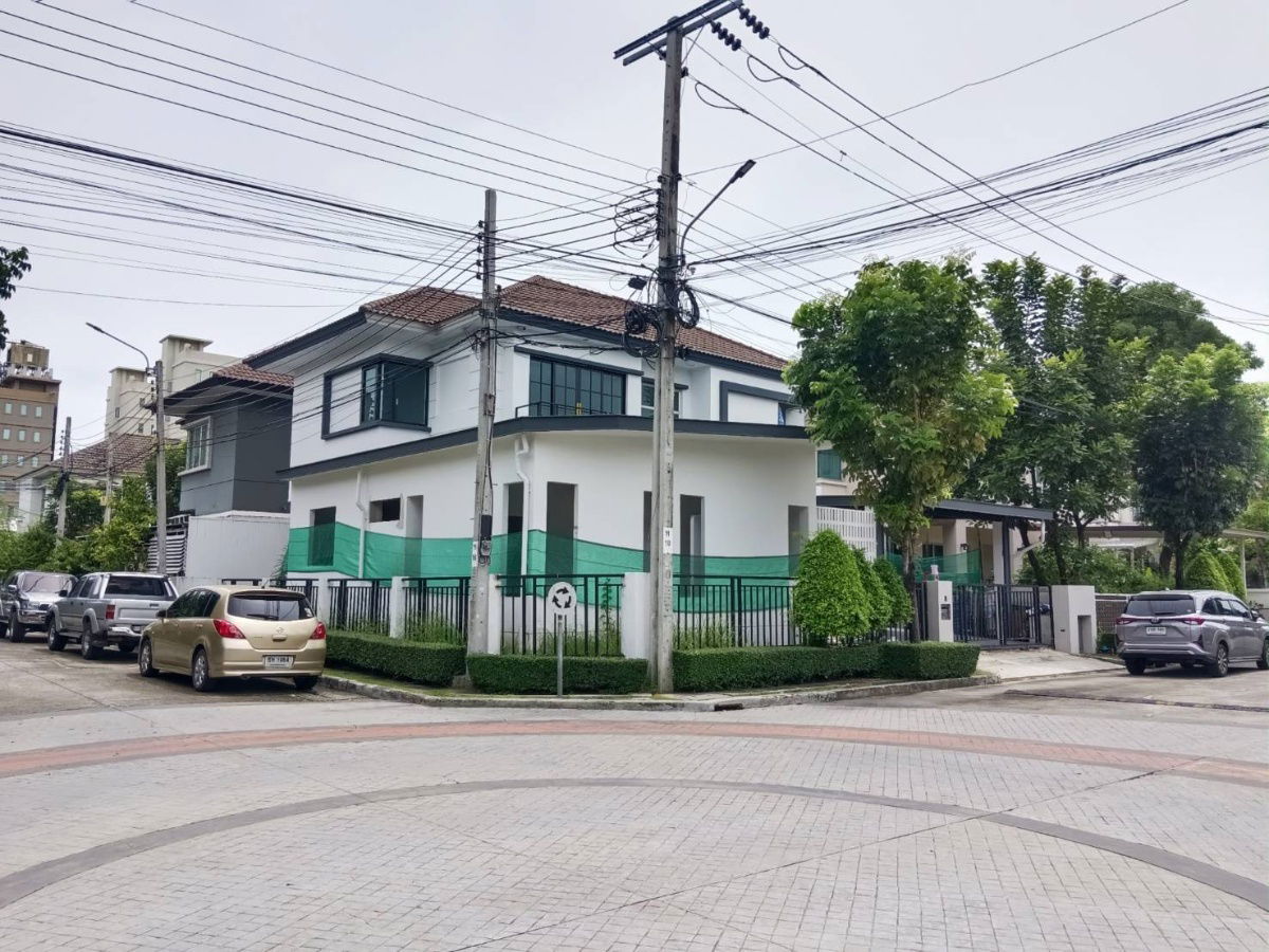 รูป ราคาถูกที่สุดในโครงการ! ขายบ้านเดี่ยว ไลฟ์ บางกอก บูเลอวาร์ด วงแหวนอ่อนนุช 1 *หลังมุม รีโนเวทต่อเติมแล้ว 70% สามารถทำออฟฟิศได้ Line ID: @ppagent - รูปที่ 2/23