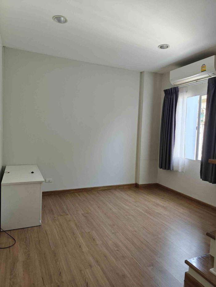 รูป PJ30 ให้เช่าทาวน์โฮมบ้านหลังมุม  บ้านกลางเมือง ลาดพร้าว 71 - ถนนนาคนิวาส - รูปที่ 6/6