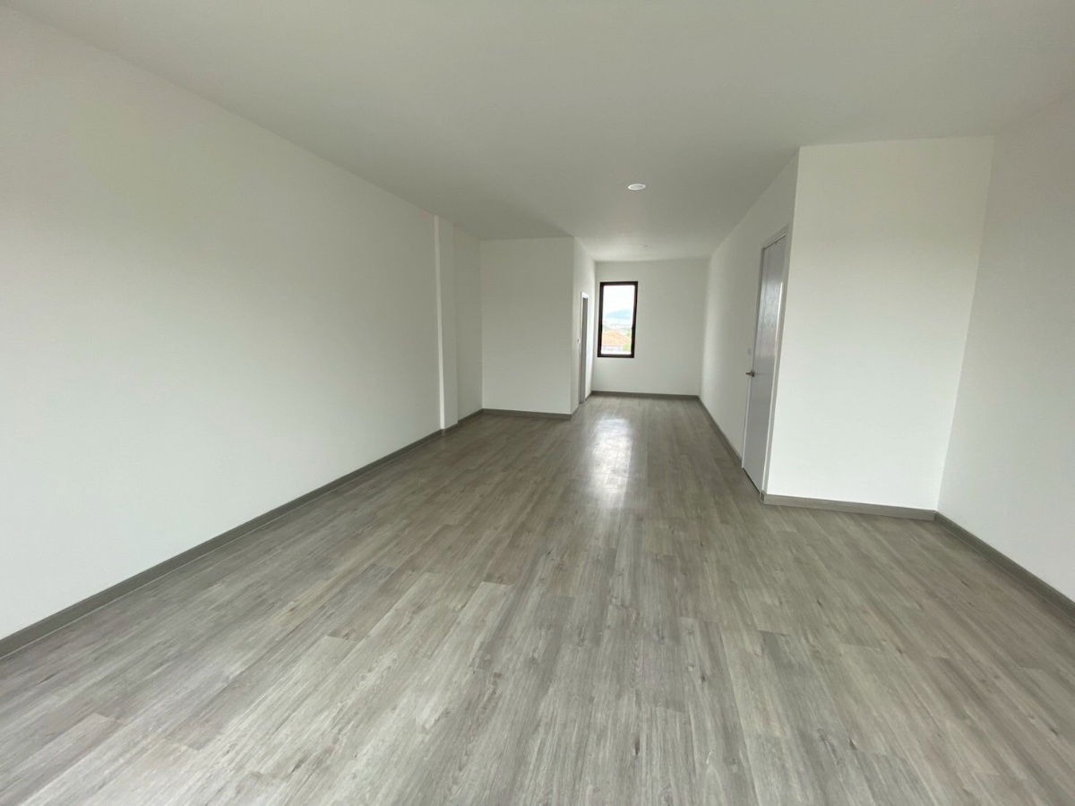 picture Shop-house for rent – perfect for living and running a business. - 6/8