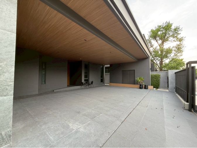 5-bed house for rent, 610 sqm, 127 sq wah, Siraninn Residences Pattanakarn