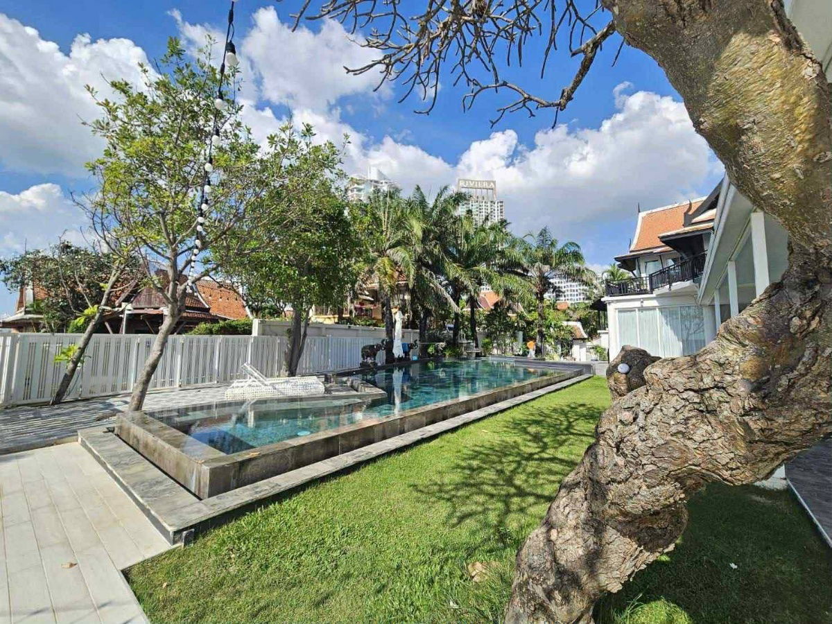 picture Two-storey house for sale, next to Jomtien Beach, beautiful, luxurious, worth living in - 4/17