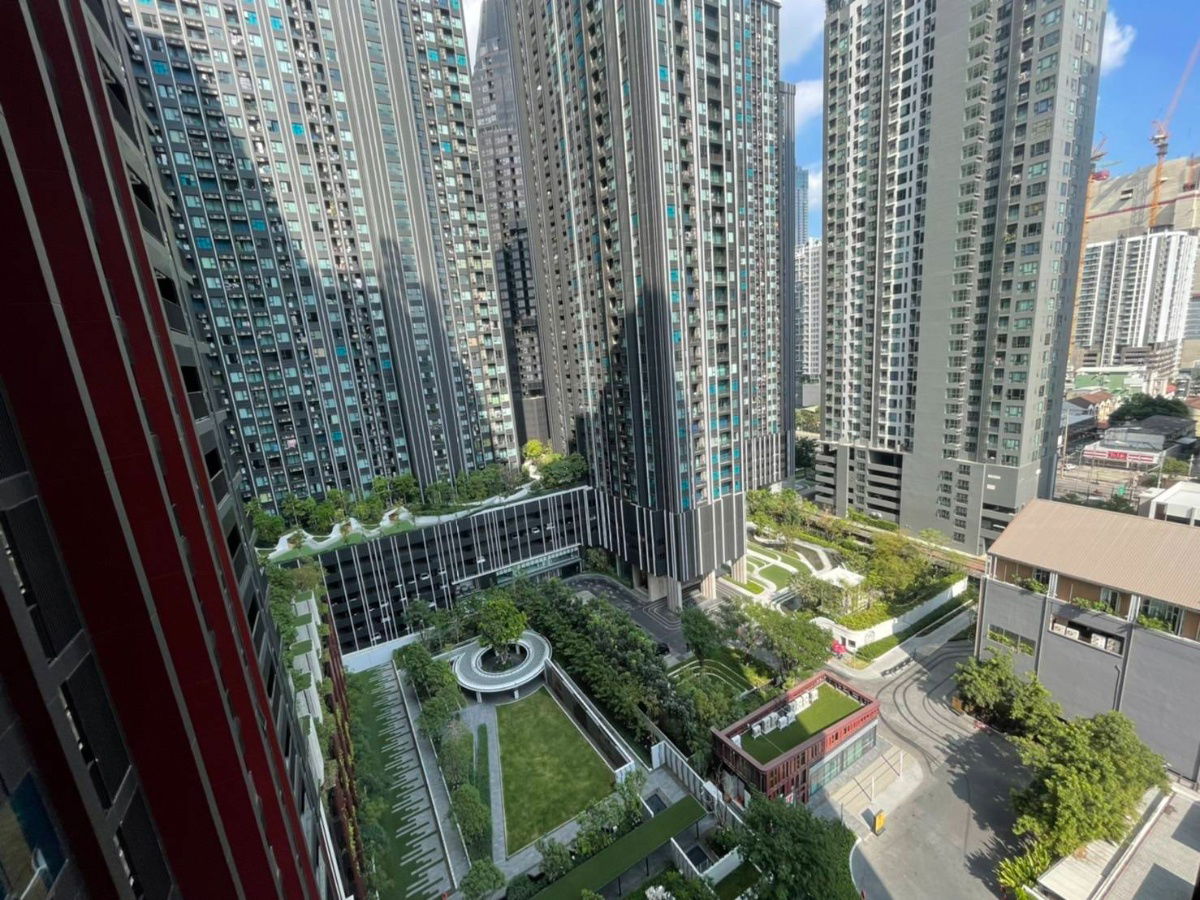 picture  Life Asoke Hype near MRT Rama 9 - 9/10