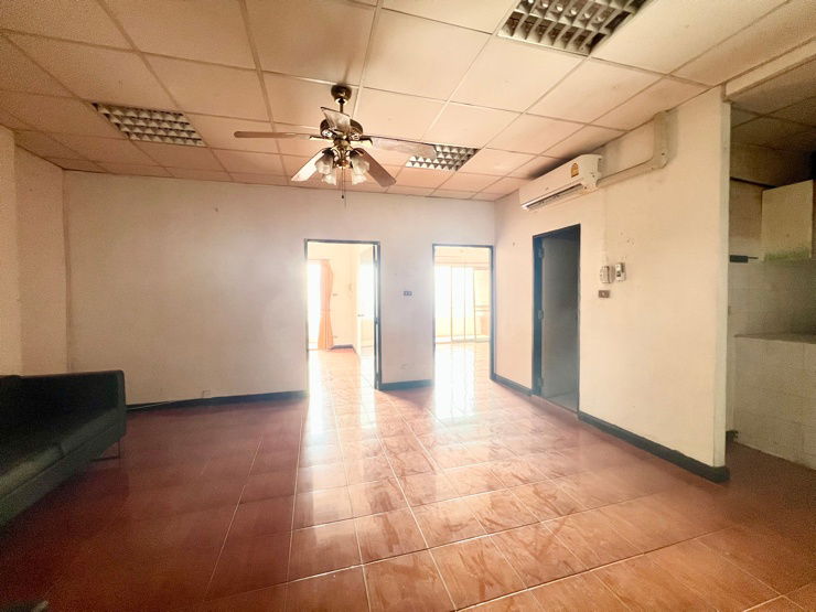 รูป  🔥[For Sale] ขายคอนโด fix ที่จอดรถ 2 ห้องนอน คันทรี คอมเพล็กซ์ (Country Complex) บางนา  ติดถนนสรรพาวุธ ใกล้ทางด่วน และ BTS บางนา🔥 - รูปที่ 15/36