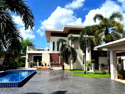 บ้านเดี่ยว ชลบุรี : pool villa for sale 4 bedroom 4 bethroom