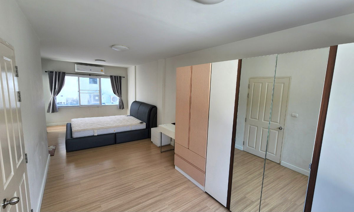 รูป 🏡 ให้เช่าทาวน์โฮม 3 ชั้น ย่านเกษตร–นวมินทร์ 24,000บาท/เดือน  - รูปที่ 8/16