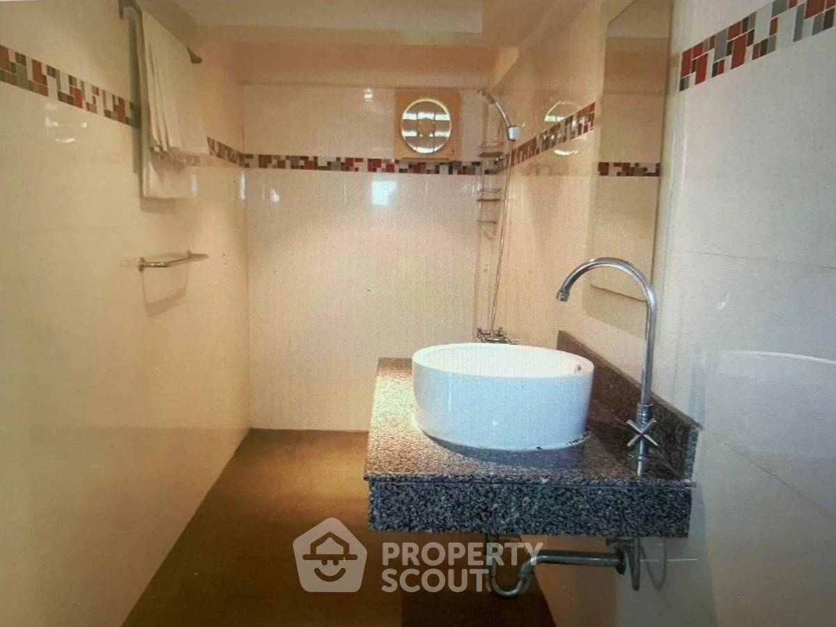 picture 5-BR Townhouse situated in Sukhumvit 23-31 (ID 1521845) - 7/9