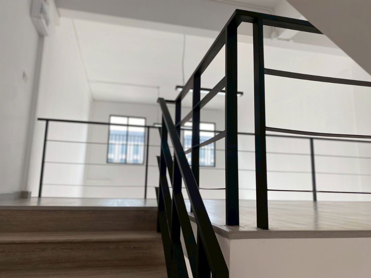 picture Shop-house for rent – perfect for living and running a business. - 4/8