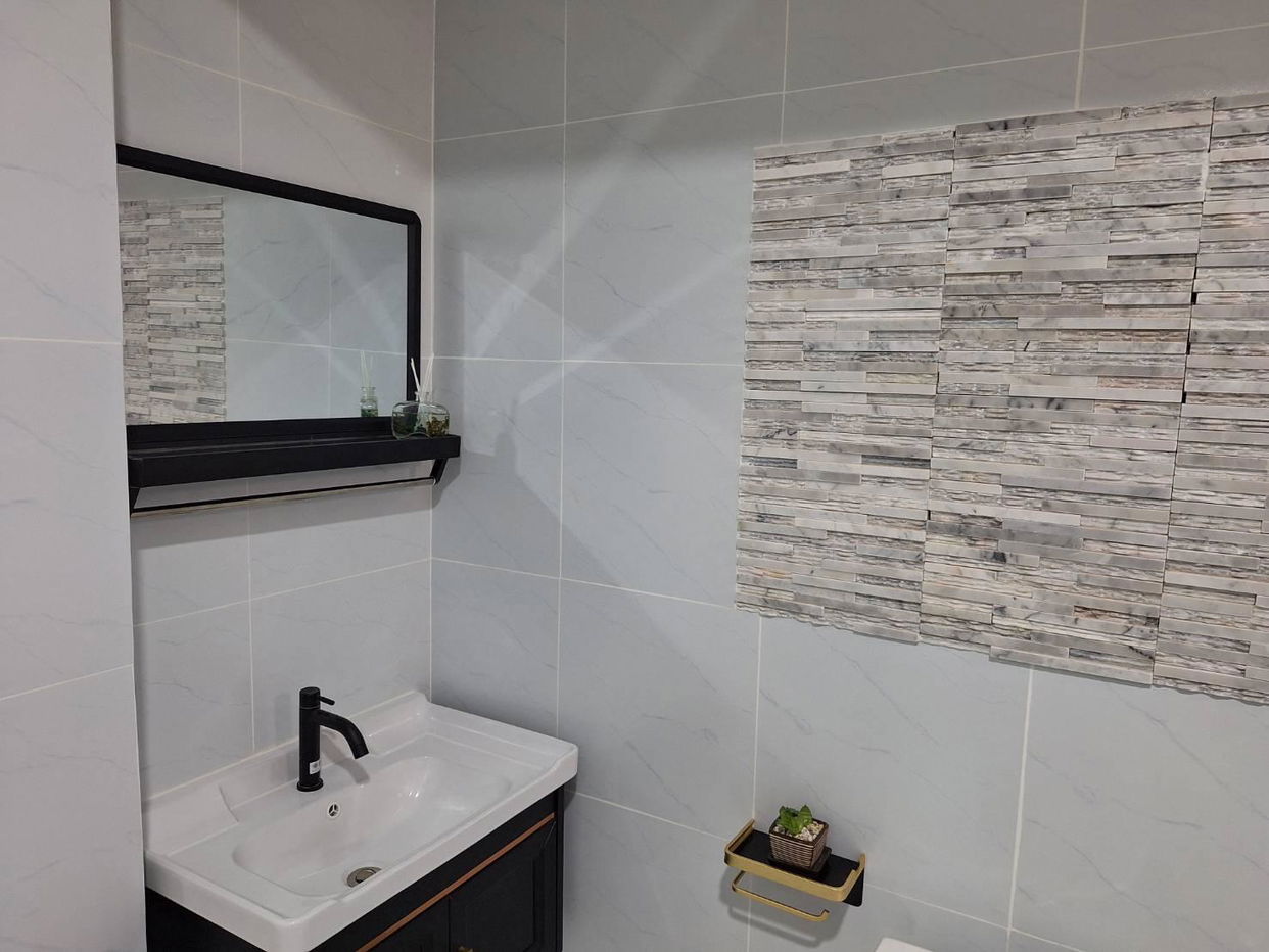 picture 4 Bedrooms House @ Baan Piam Mongkon - 9/19