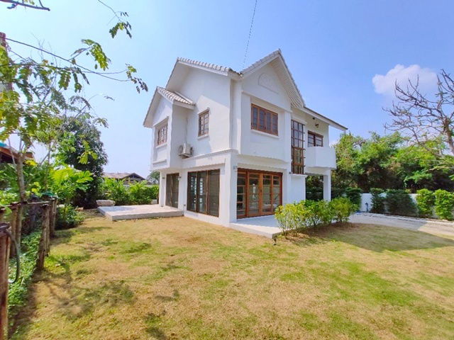 picture YingCharoenSap Market 1.2km. St. Maria School Minburi 1.8 km. MRT Suwinthawong 7.5km. Two-story deta - 3/8