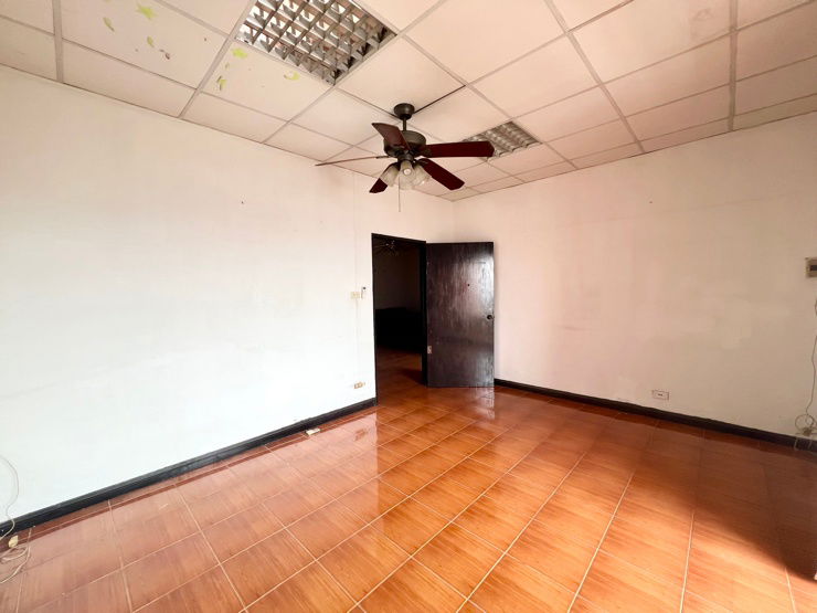 รูป  🔥[For Sale] ขายคอนโด fix ที่จอดรถ 2 ห้องนอน คันทรี คอมเพล็กซ์ (Country Complex) บางนา  ติดถนนสรรพาวุธ ใกล้ทางด่วน และ BTS บางนา🔥 - รูปที่ 10/36