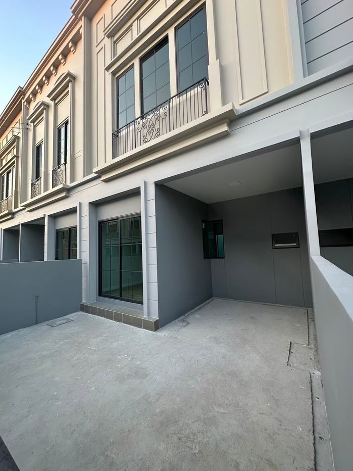 รูป 🏡 ขายบ้านเปล่า โครงการสิริเพลส เมกาบางนา - รูปที่ 2/11