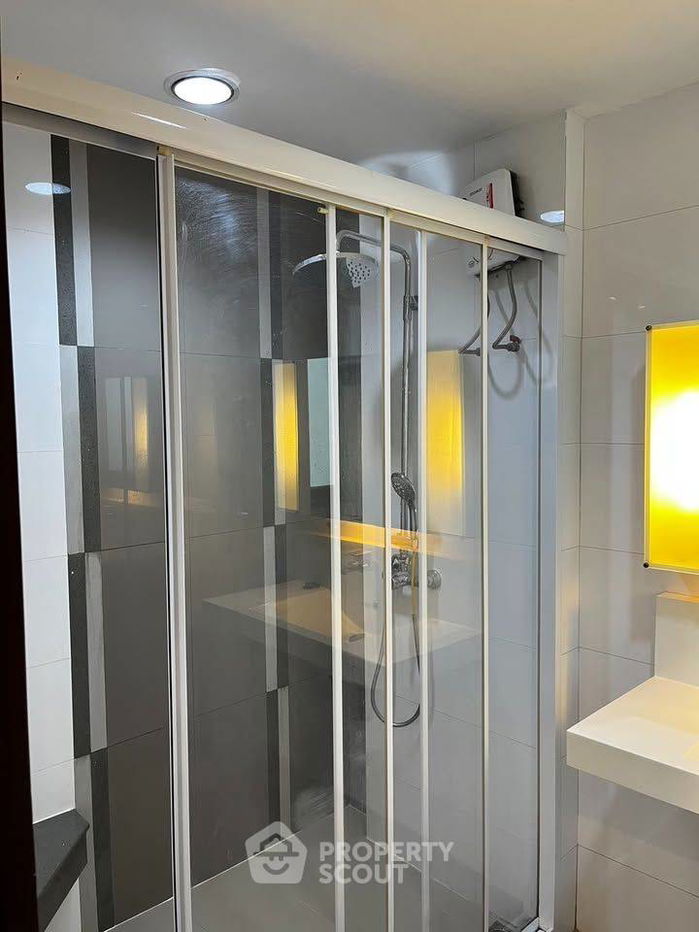 picture 1-BR Condo at Rhythm Ratchada near MRT Ratchadaphisek (ID 2244960) - 17/18
