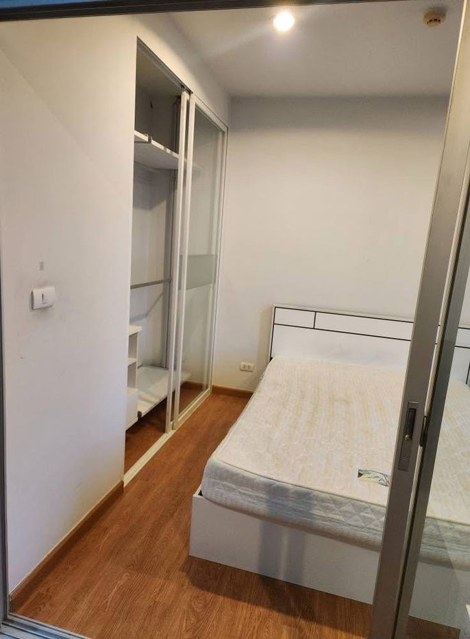 picture Forrent.  The Parkland Phetkasem Condominiums  - 6/8