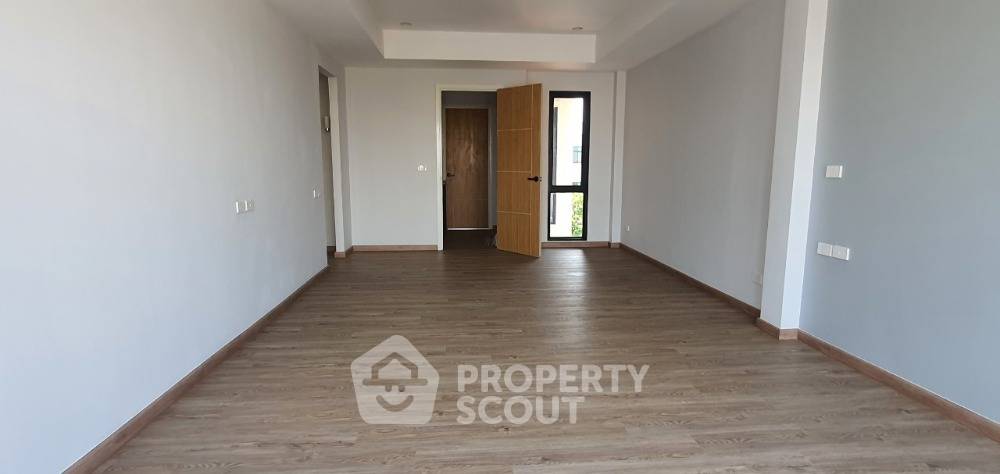 picture 3-BR House near MRT Ratchadaphisek (ID 1898522) - 5/12