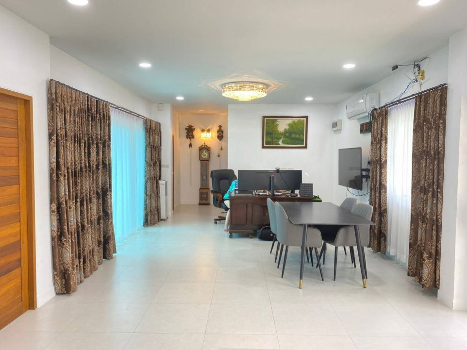 picture Pool villa house for sale in moobaan wangtan price 4.29 mb. - 4/12