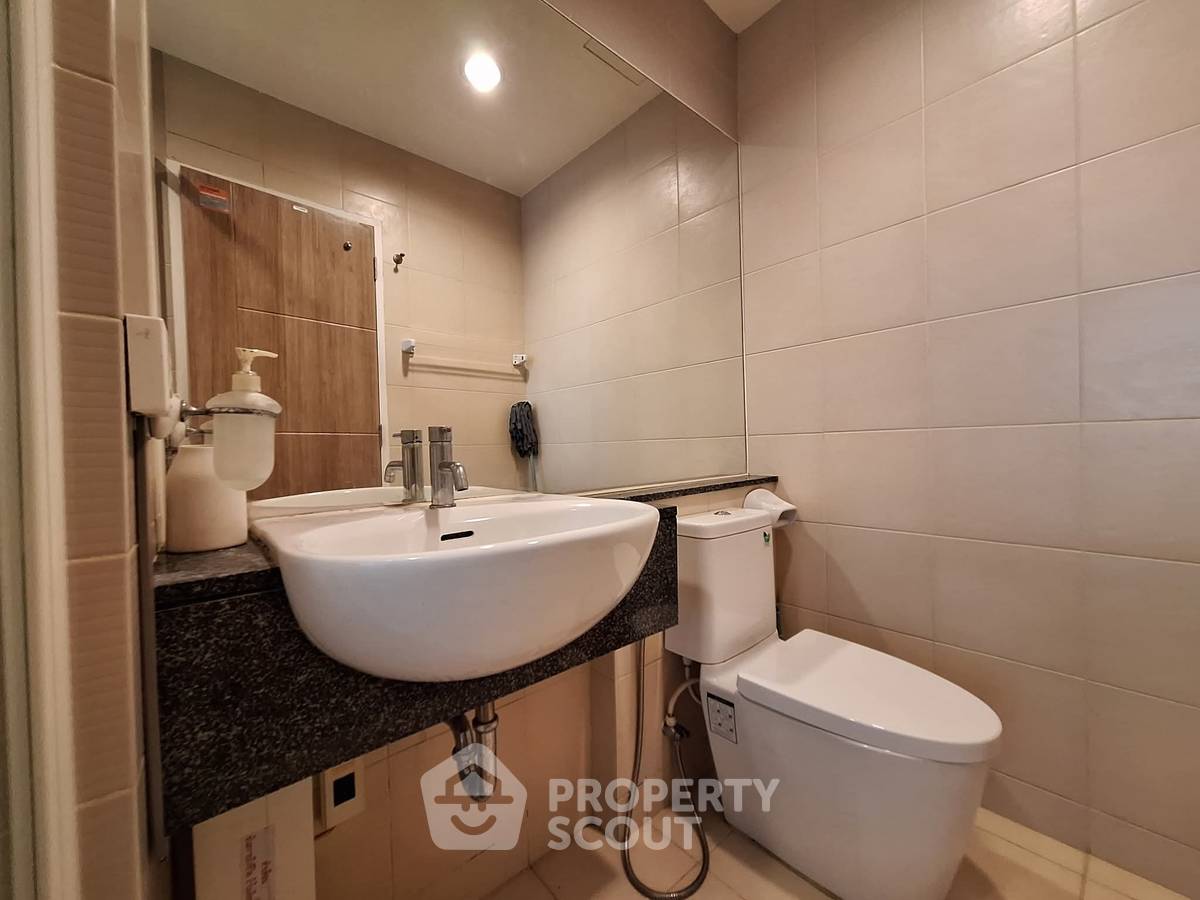 picture 1-BR Condo at The Light House Sathorn–Chareonnakorn near BTS Krung Thon Buri (ID 2248665) - 11/12