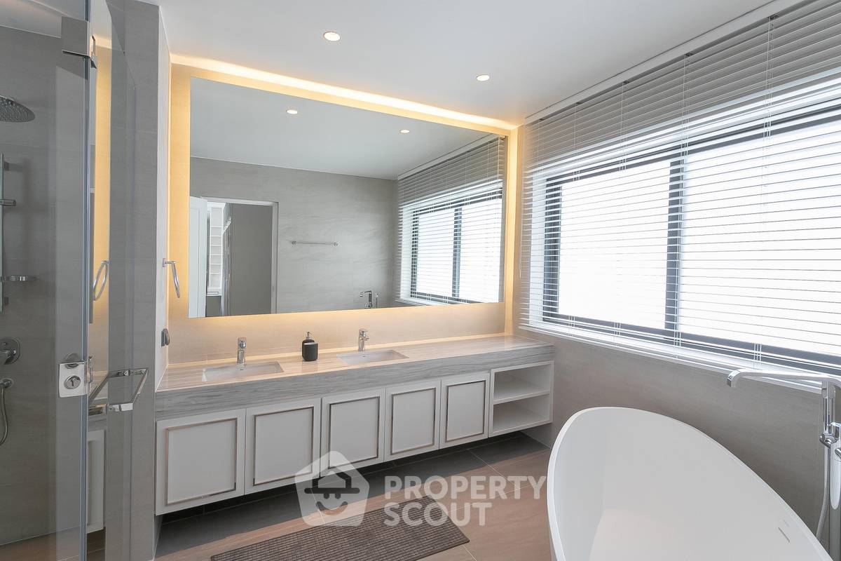 picture 5-BR Villa close to Blue Tree Phuket (ID 2120659) - 33/44