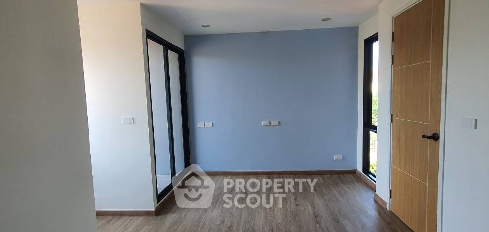 picture 3-BR House near MRT Ratchadaphisek (ID 1898522) - 6/12