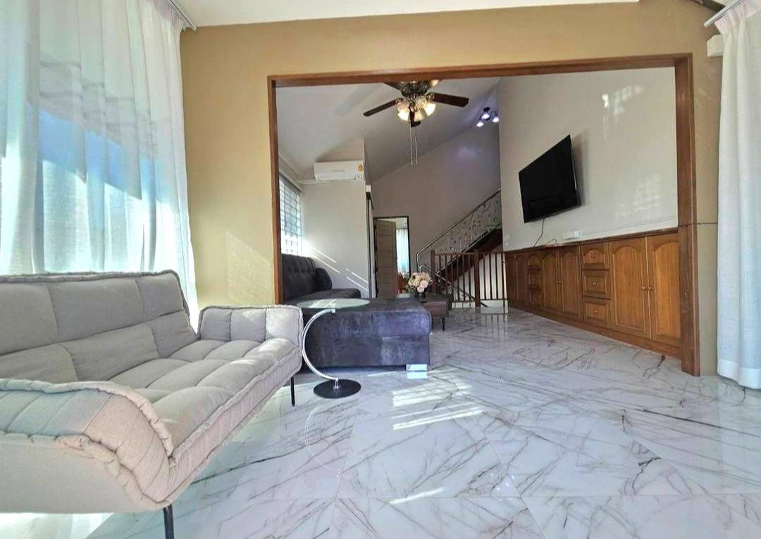 picture Newly renovated pool villa for sale in the middle of the city, a large house, nong hoi zone, mueang district. - 6/13