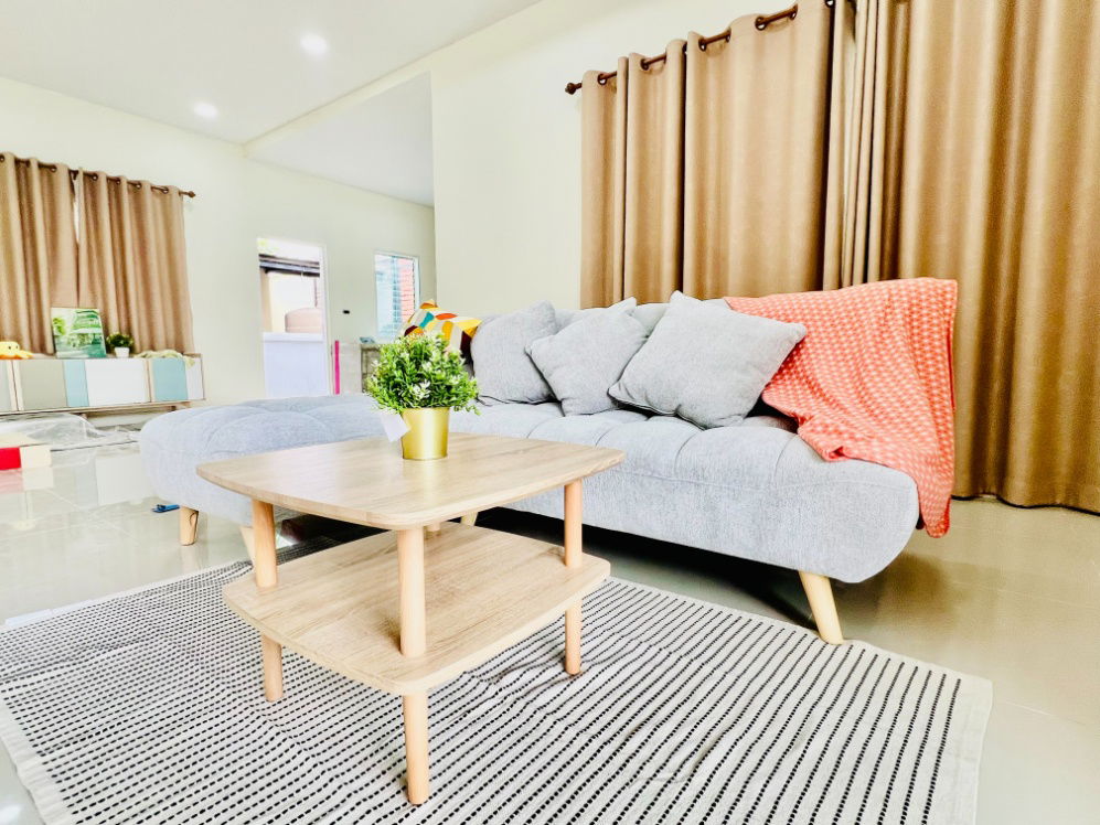 รูป UK07-006 🏡 ขายบ้านเดี่ยวพร้อมอยู่ 🛏 3 ห้องนอน  🚿 2 ห้องน้ำ  🍳 เคาน์เตอร์ครัวพร้อมใช้งาน  - รูปที่ 5/10