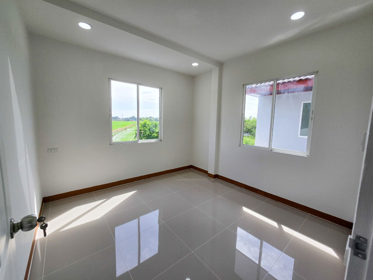 รูป บ้านแฝด 2 ชั้น ลำลูกกา คลอง 7 หลังใหญ่ พื้นที่กว้าง ทำเลดี - รูปที่ 15/20