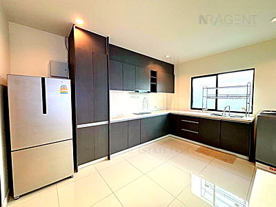 Houses for rent Market Village Suvarnaphumi : 🔺 For Rent 2-story House PASSORN PRESTIGE BANGNA-SUVARNABHUMI 4 bedroom 3 bathroom