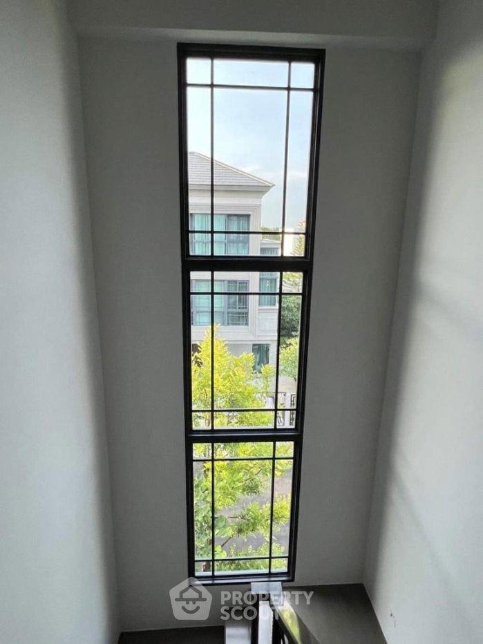 รูป บ้านแฝด 3-ห้องนอน ที่ เดอะ ซอนเน่ ศรีนครินทร์-บางนา ใน ดอกไม้ (ID 1216969) - รูปที่ 19/20